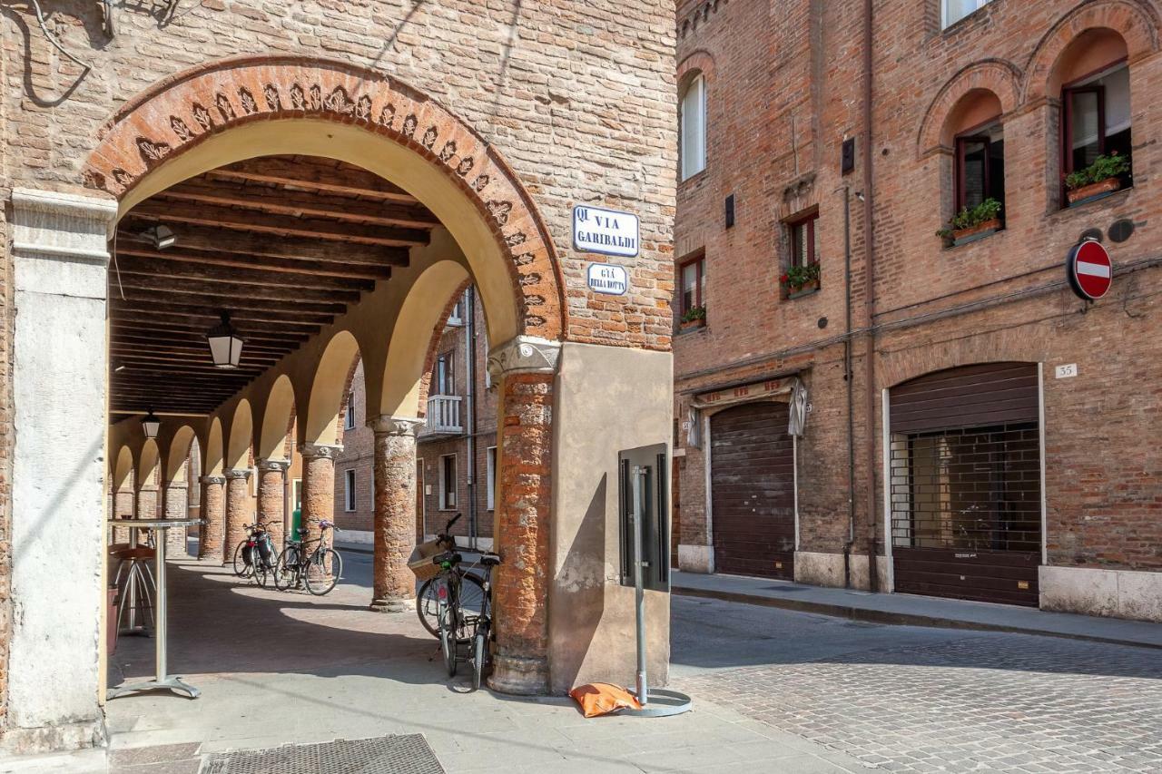 Ferrara Mercato Fancy Studio Exterior foto